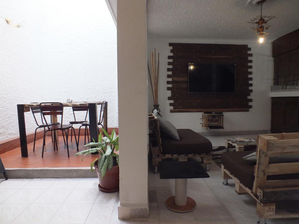 Hostal Casa Paraisoメデジン エクステリア 写真
